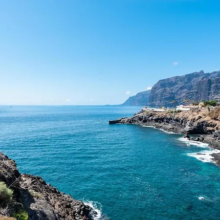 Gigantes Cliffs And Ocean Front Villa