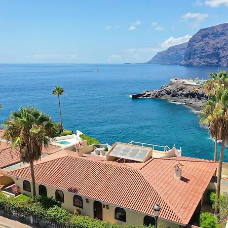 Gigantes Cliffs And Ocean Front * Puerto de Santiago (Tenerife)